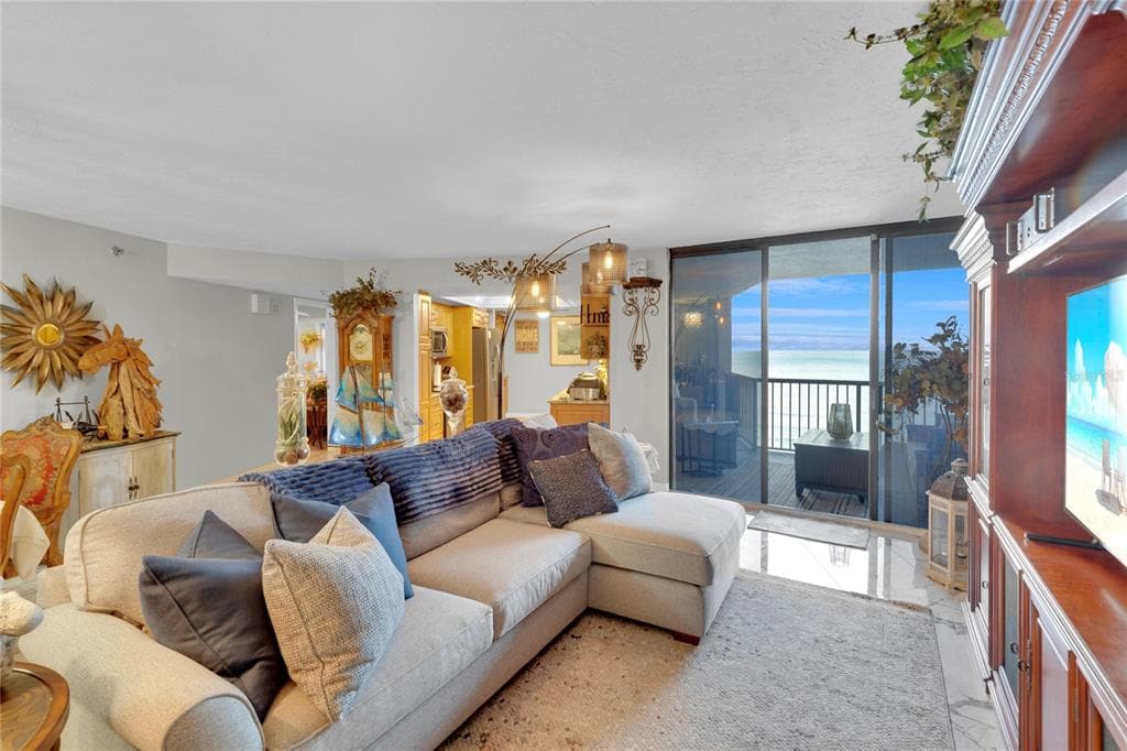 1600 GULF BOULEVARD #512 3