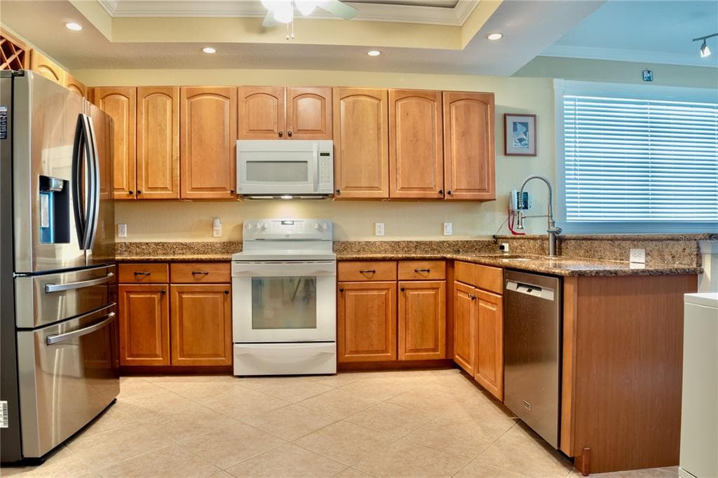 3216 PURPLE MARTIN DRIVE 121 photo 9