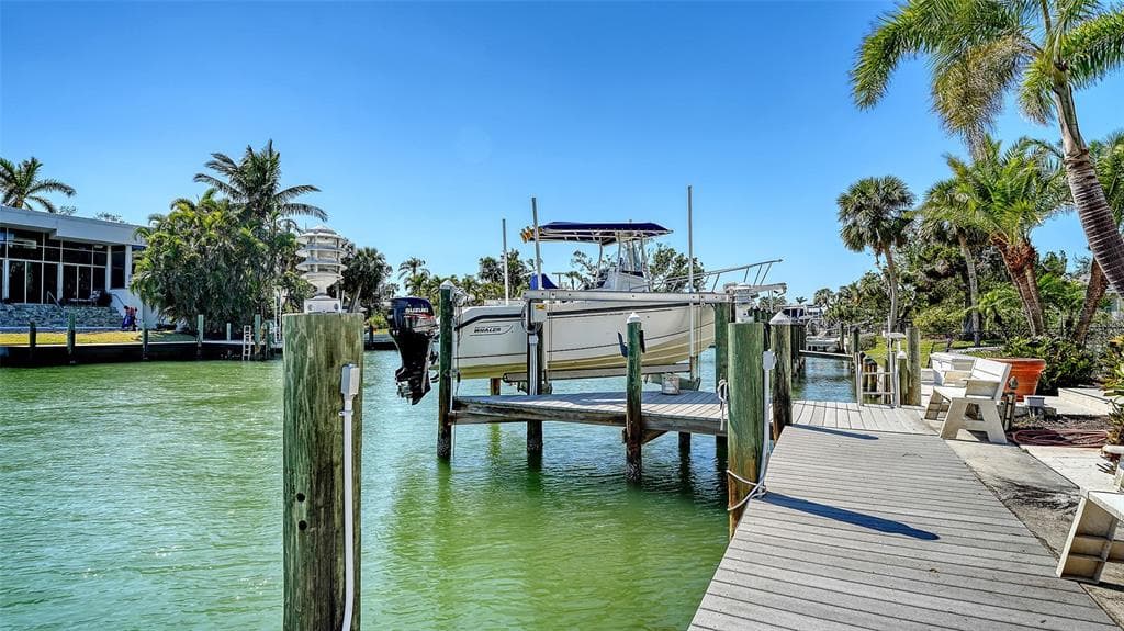 732 SIESTA DRIVE photo 16