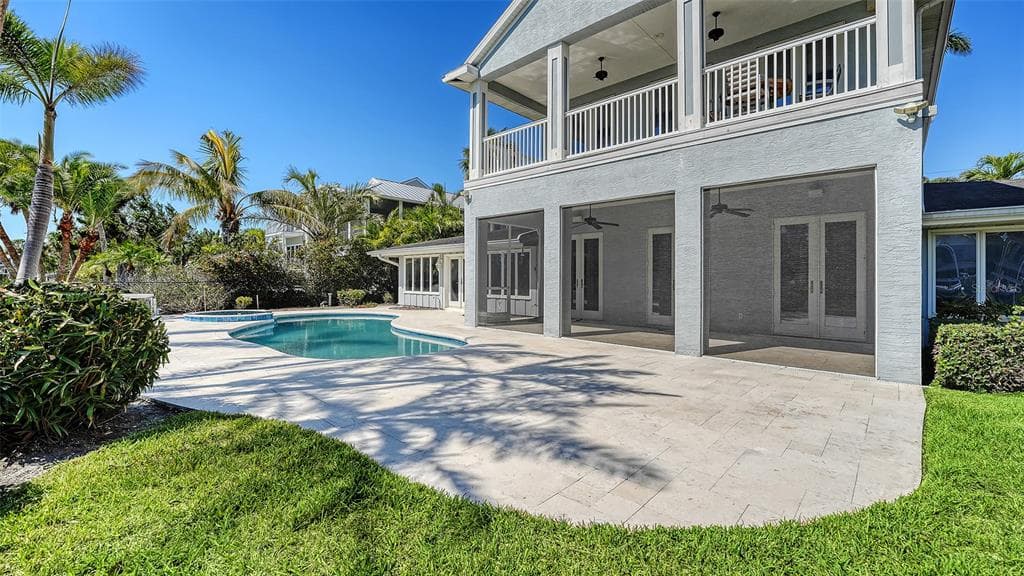 732 SIESTA DRIVE photo 14