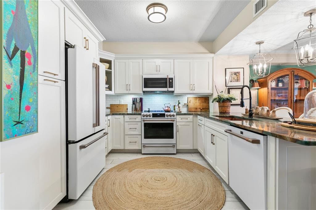 200 OCEAN CREST DRIVE 306 photo 17