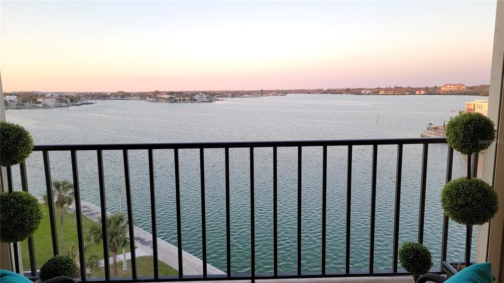 7700 SUN ISLAND DRIVE S 608 photo 19