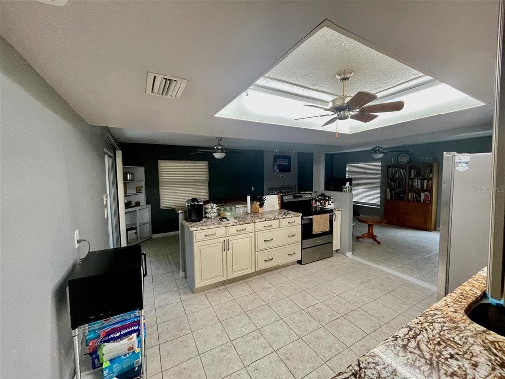 490 S MINSTREL AVENUE photo 6