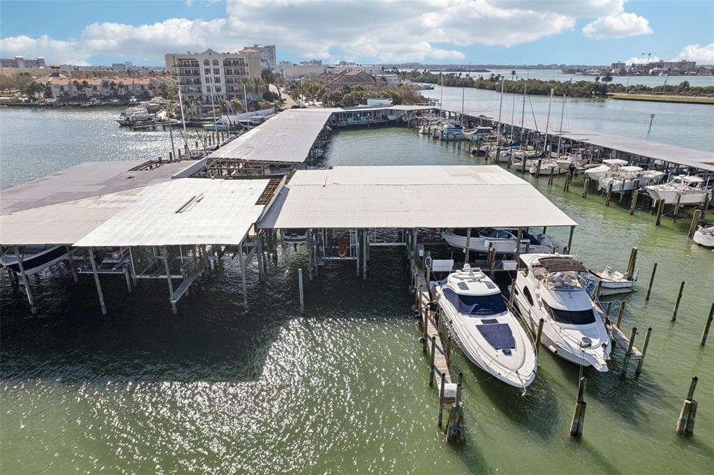 200 WINDWARD PASSAGE #84 1