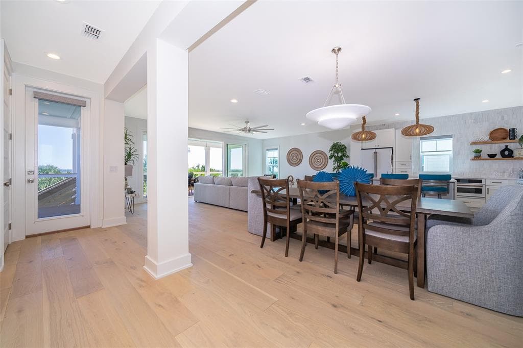 204 SURFVIEW LANE 4