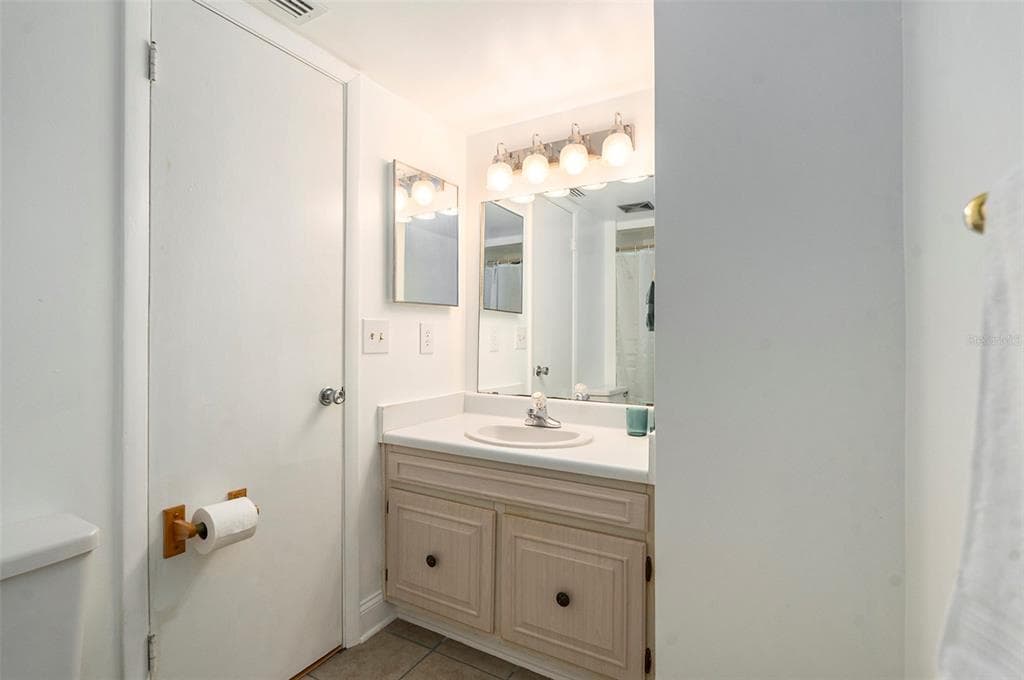 6311 NEWTOWN CIRCLE 11B2 photo 20