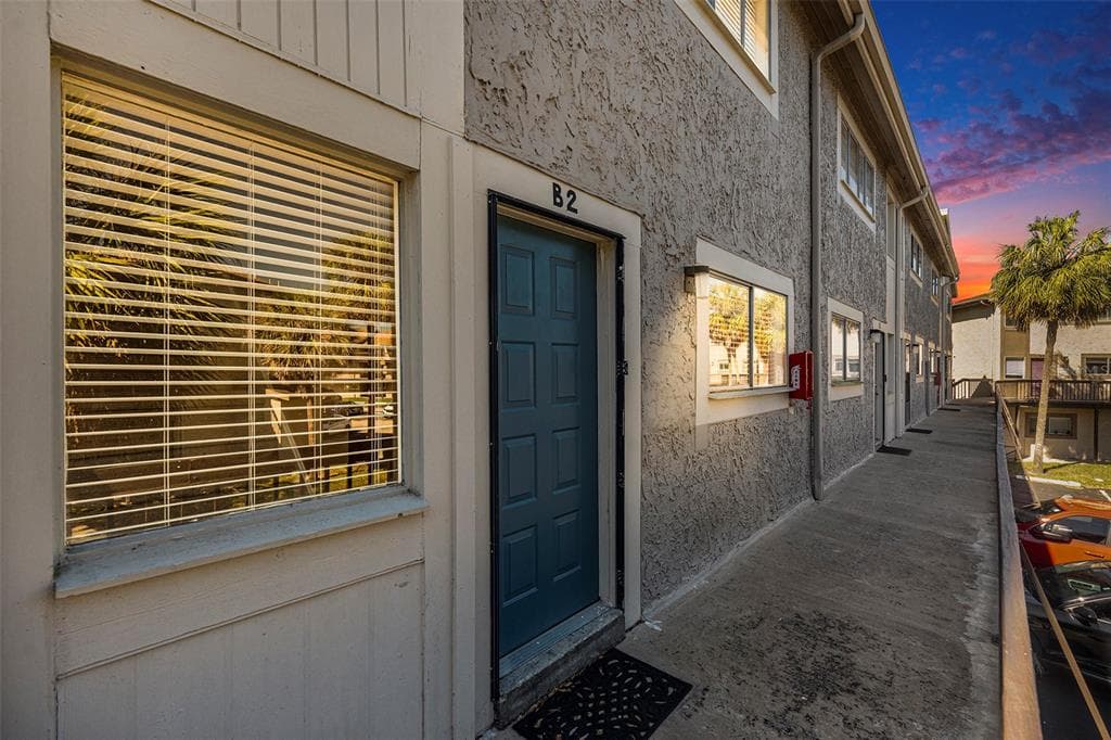 6311 NEWTOWN CIRCLE 11B2 photo 4