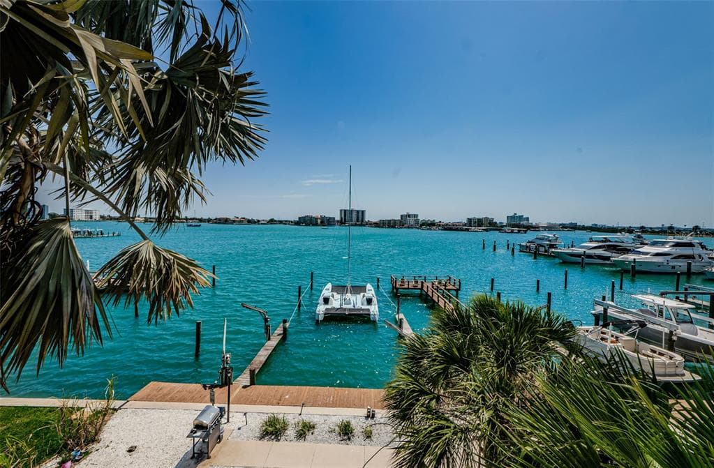 479 E SHORE DR #8 2