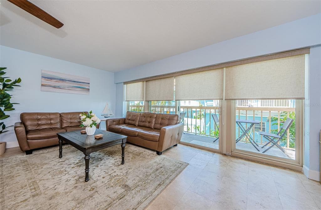 479 E SHORE DR 8 photo 9
