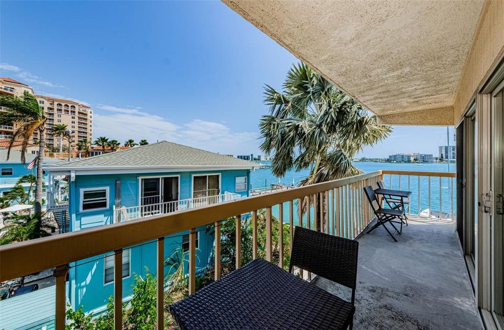 479 E SHORE DR 8 photo 24