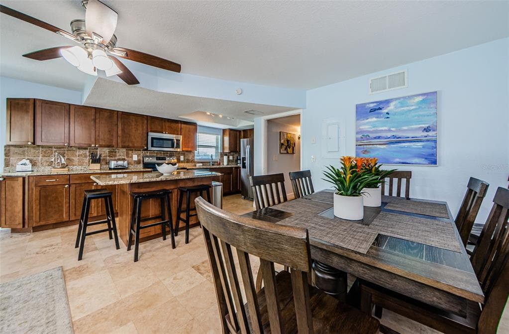 479 E SHORE DR 8 photo 15