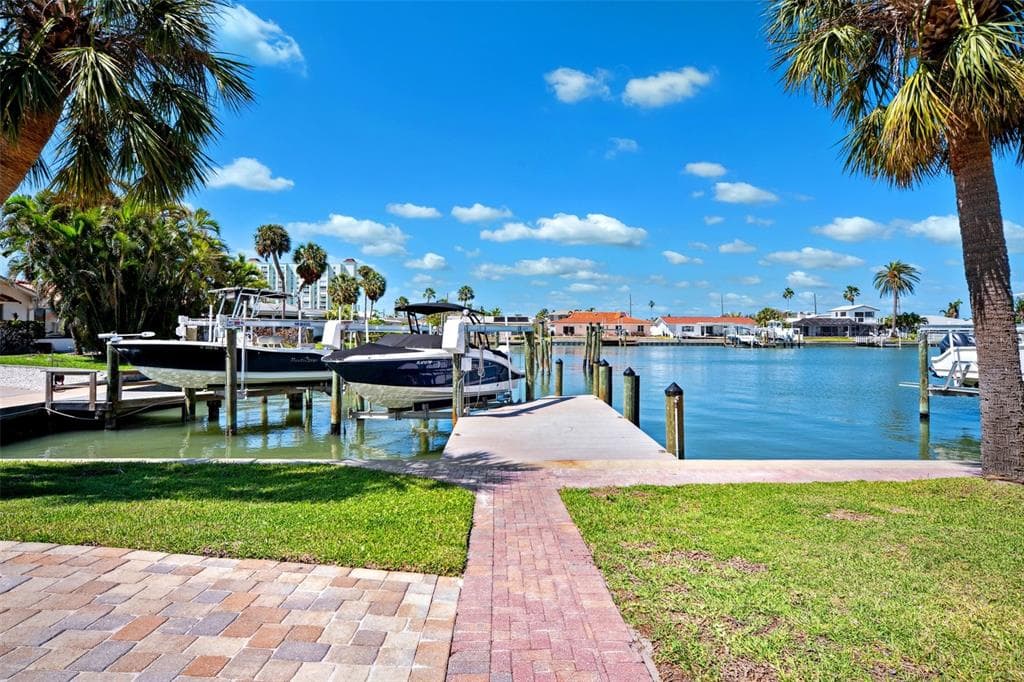 6410 3RD PALM POINT photo 10