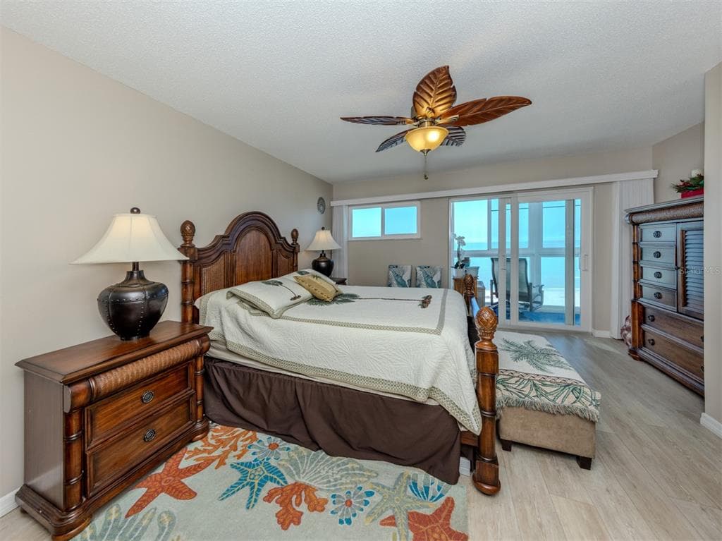 950 TARPON CENTER DRIVE 506 photo 18
