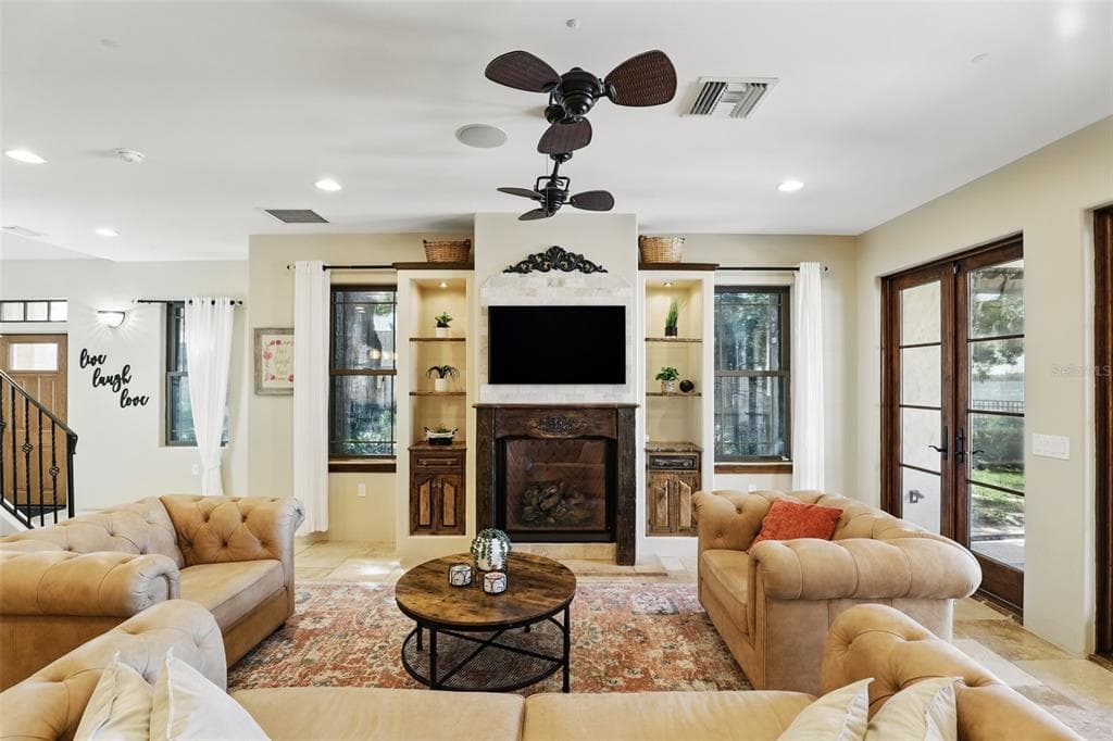 106 VICTORIA STREET photo 6