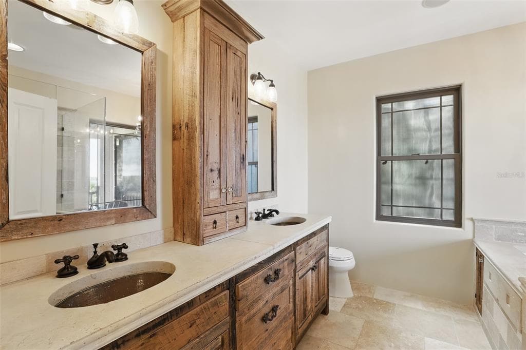 106 VICTORIA STREET photo 22