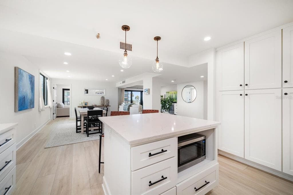 1480 GULF BOULEVARD 401 photo 9