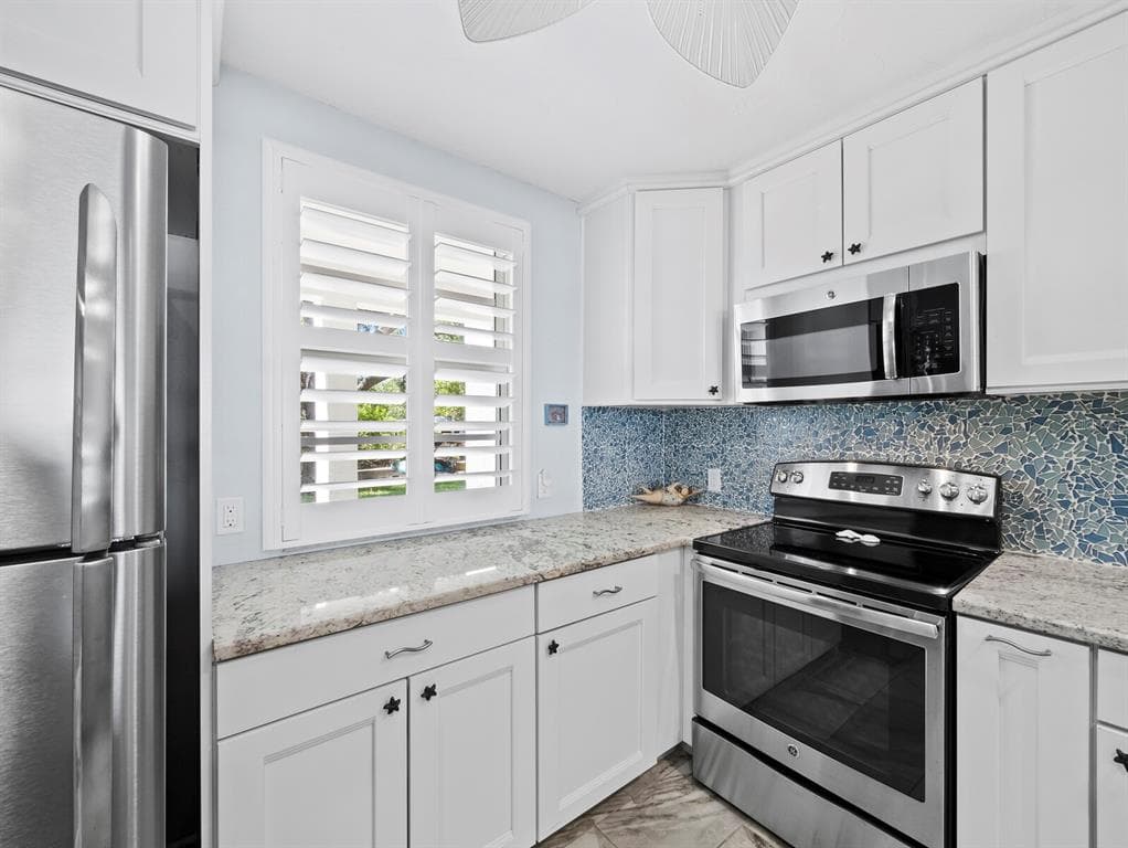 600 SUTTON PLACE 104B photo 15