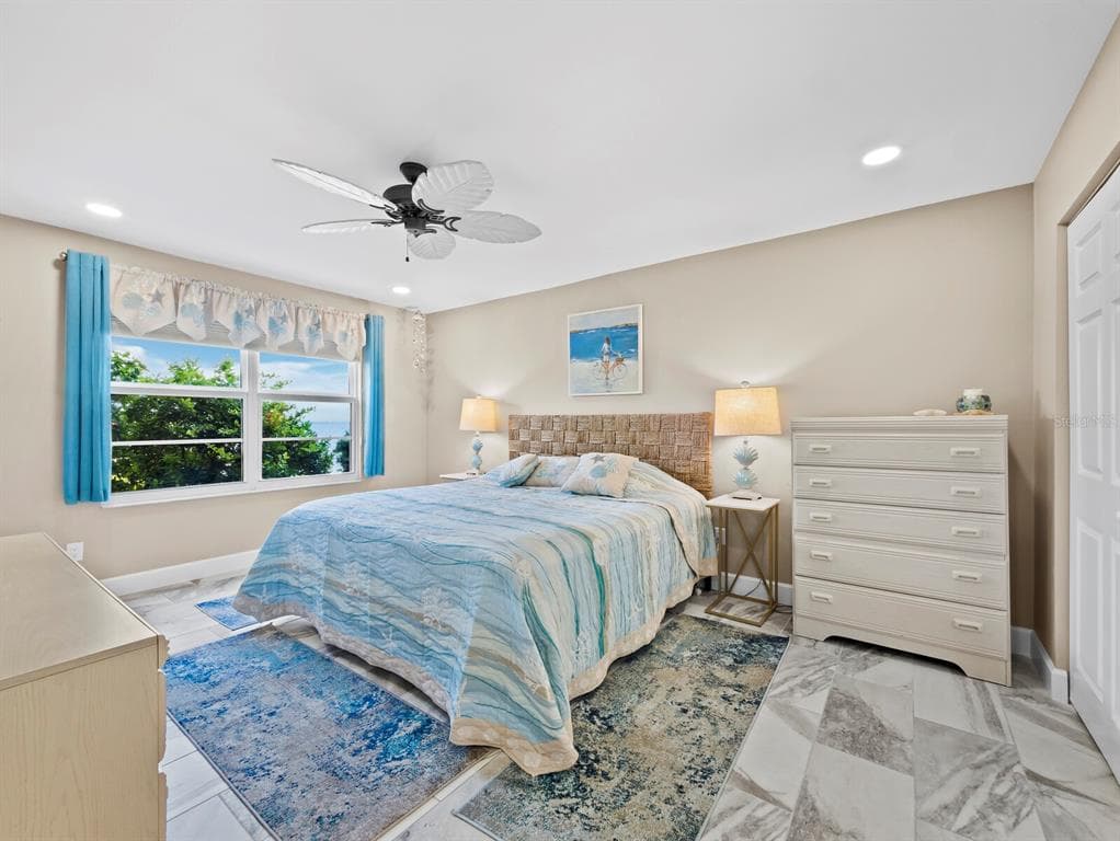 600 SUTTON PLACE 104B photo 21