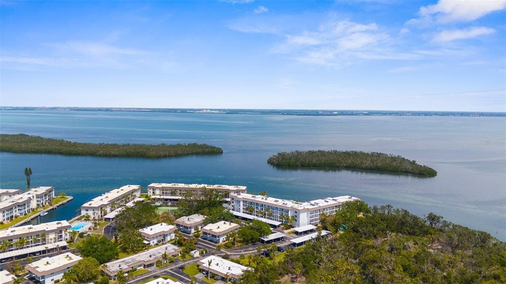 600 SUTTON PLACE #101B 2
