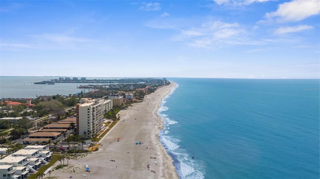 600 SUTTON PLACE #101B 3