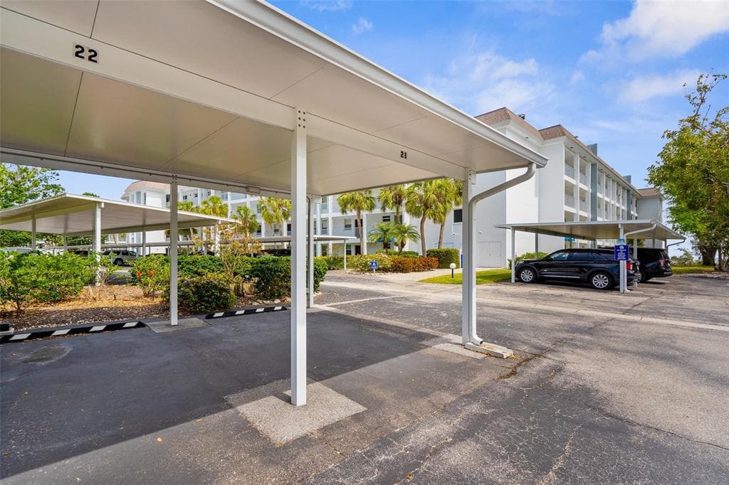 600 SUTTON PLACE 101B photo 24