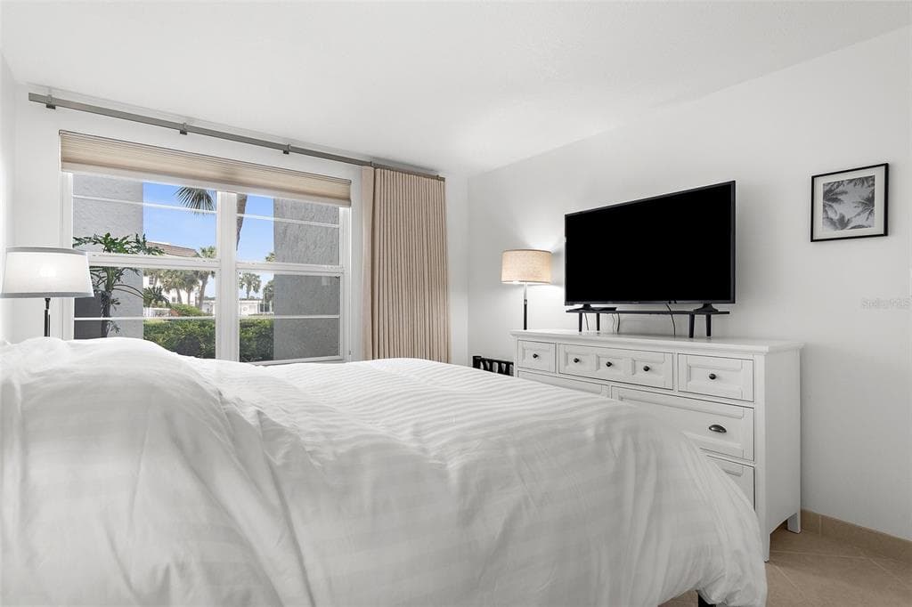 600 SUTTON PLACE 101B photo 14