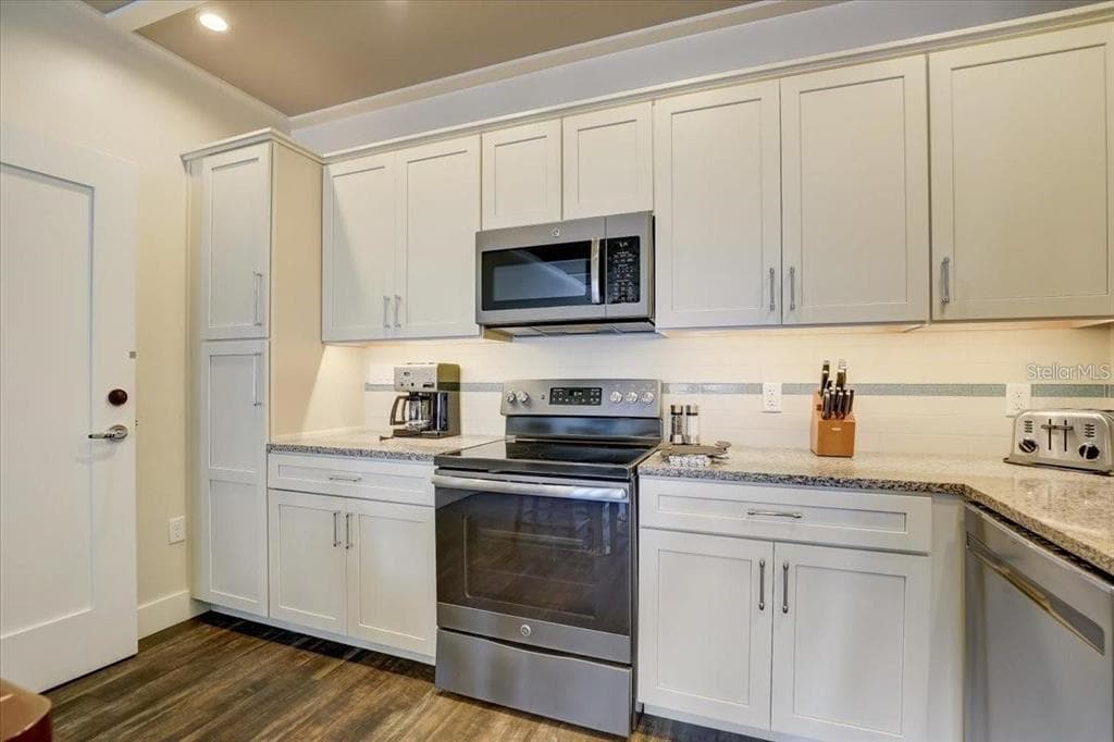 5325 MARINA DRIVE 423 photo 9
