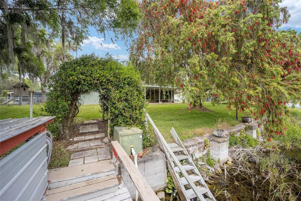 12180 MAPLE STREET photo 7