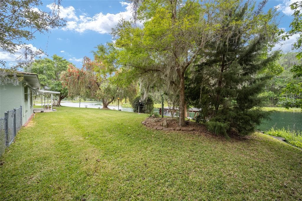 12180 MAPLE STREET photo 8