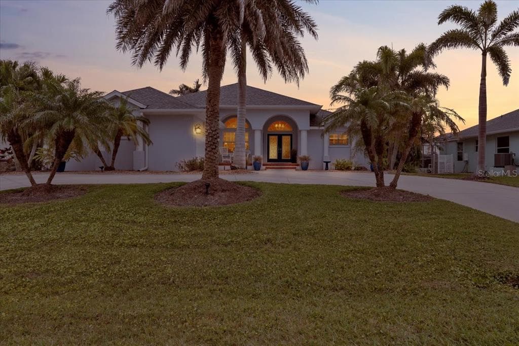 1091 ROTONDA CIRCLE photo 2