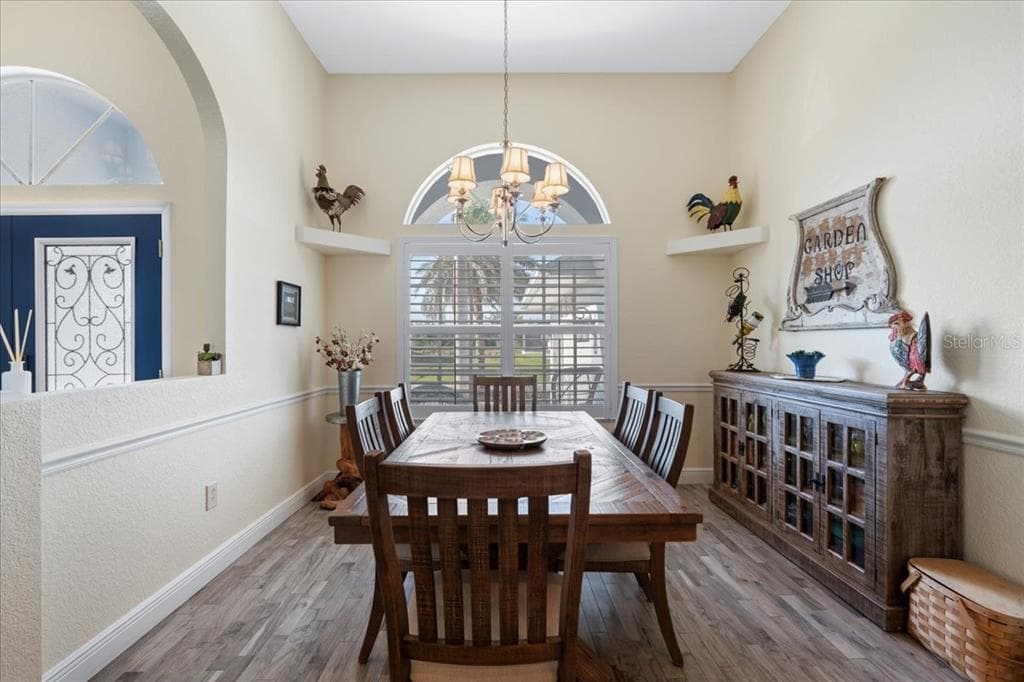1091 ROTONDA CIRCLE photo 9