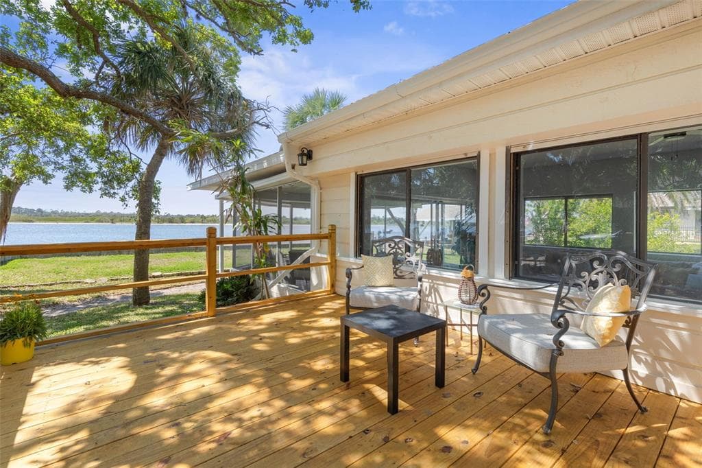 2260 JOHN ANDERSON DRIVE 5