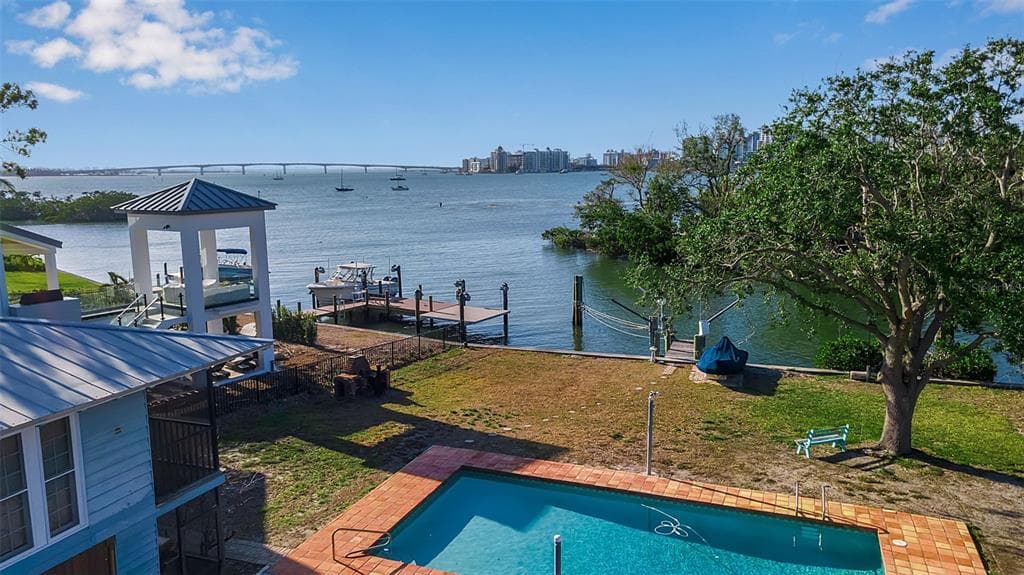 1479 BAY POINT DRIVE photo 1