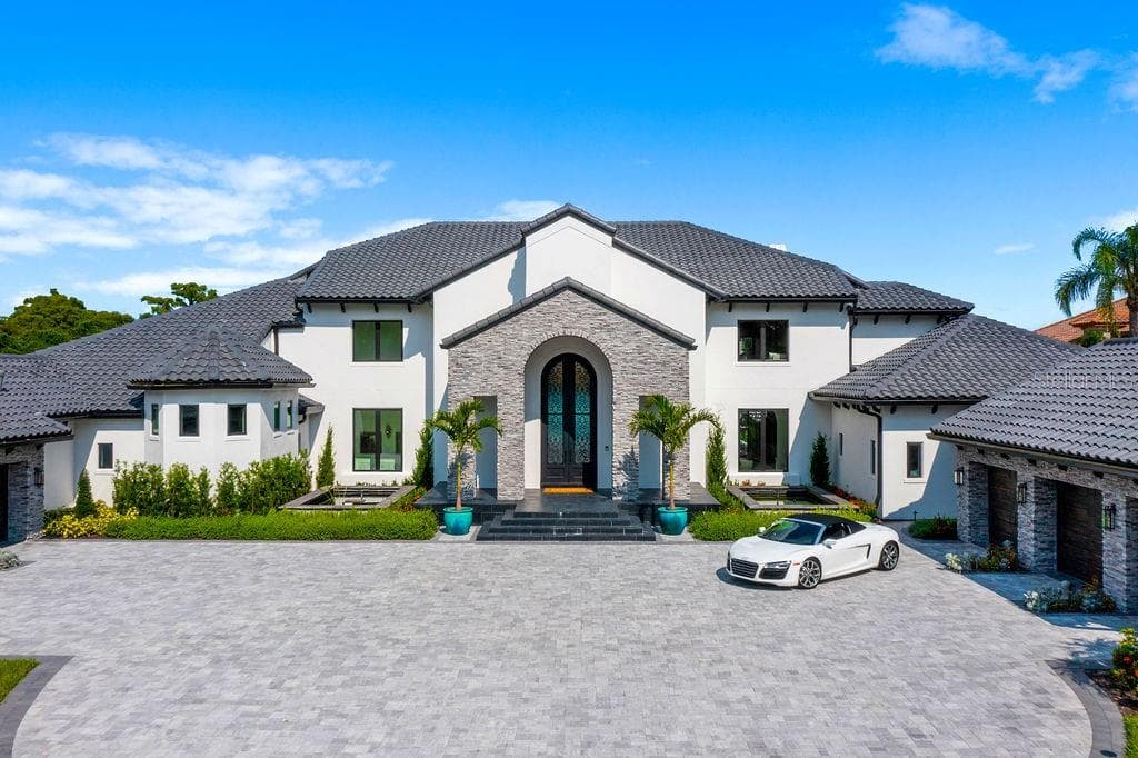 570 MANOR ROAD 3