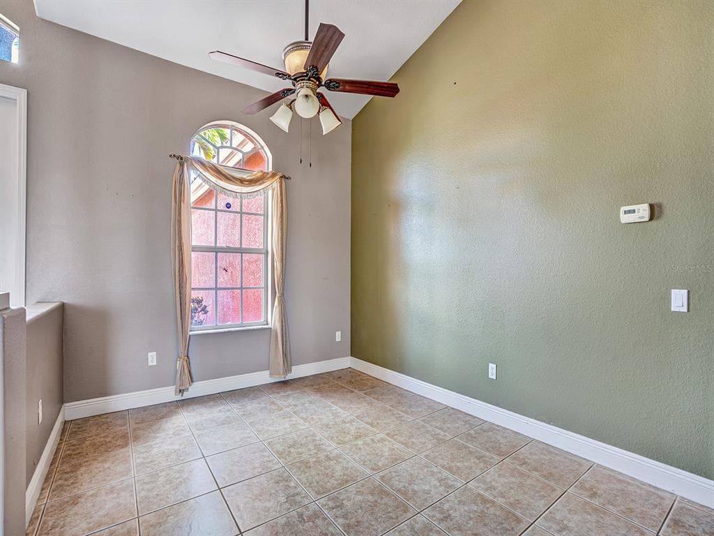 1112 NW 9TH AVENUE photo 13