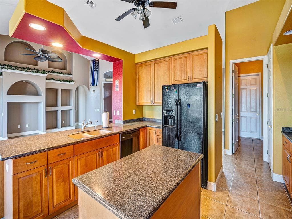 1112 NW 9TH AVENUE photo 18