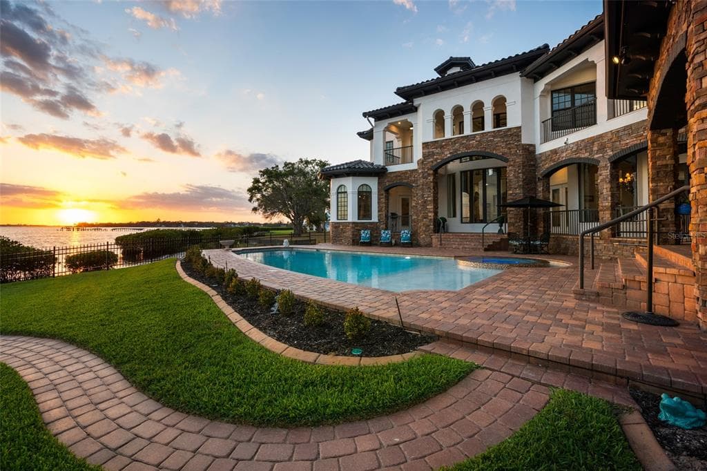 2107 4TH STREET COURT W 2