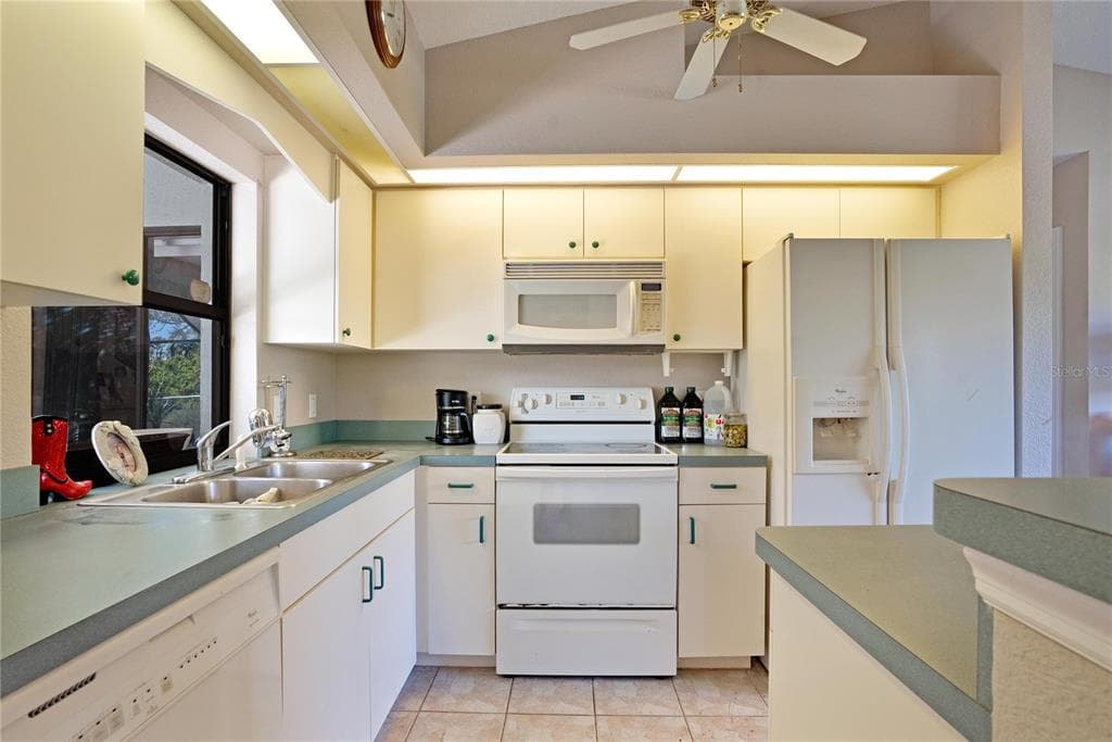 268 CORY STREET photo 8