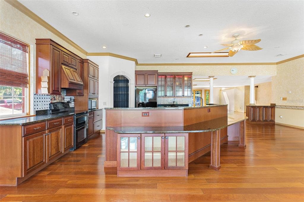 2400 N GRIFFIN DRIVE photo 19