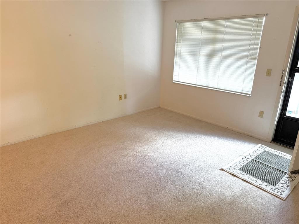 425 30TH AVENUE W C204 photo 16