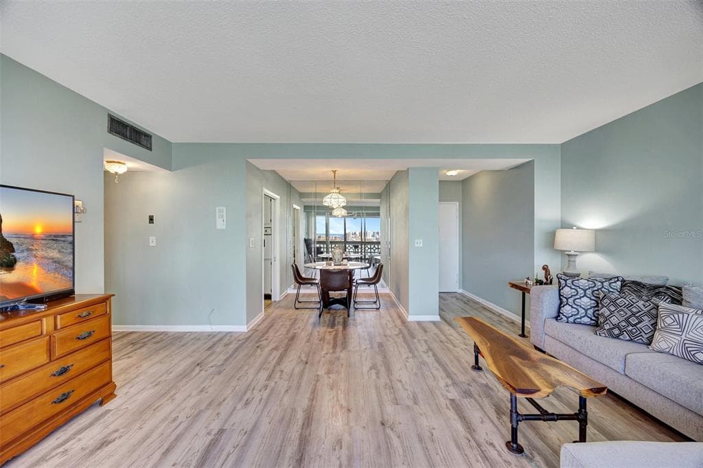 31 ISLAND WAY 1403 photo 22