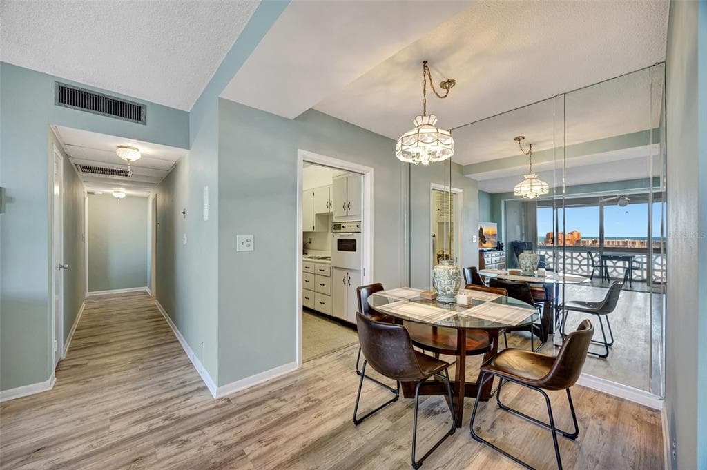 31 ISLAND WAY 1403 photo 19