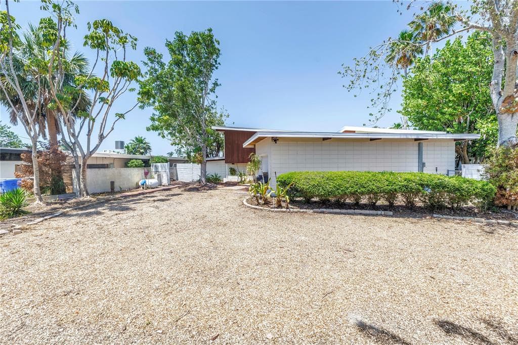 31 DOLPHIN DRIVE photo 12