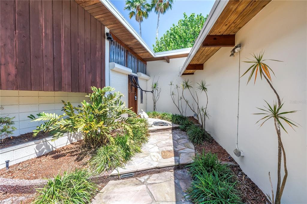 31 DOLPHIN DRIVE photo 8