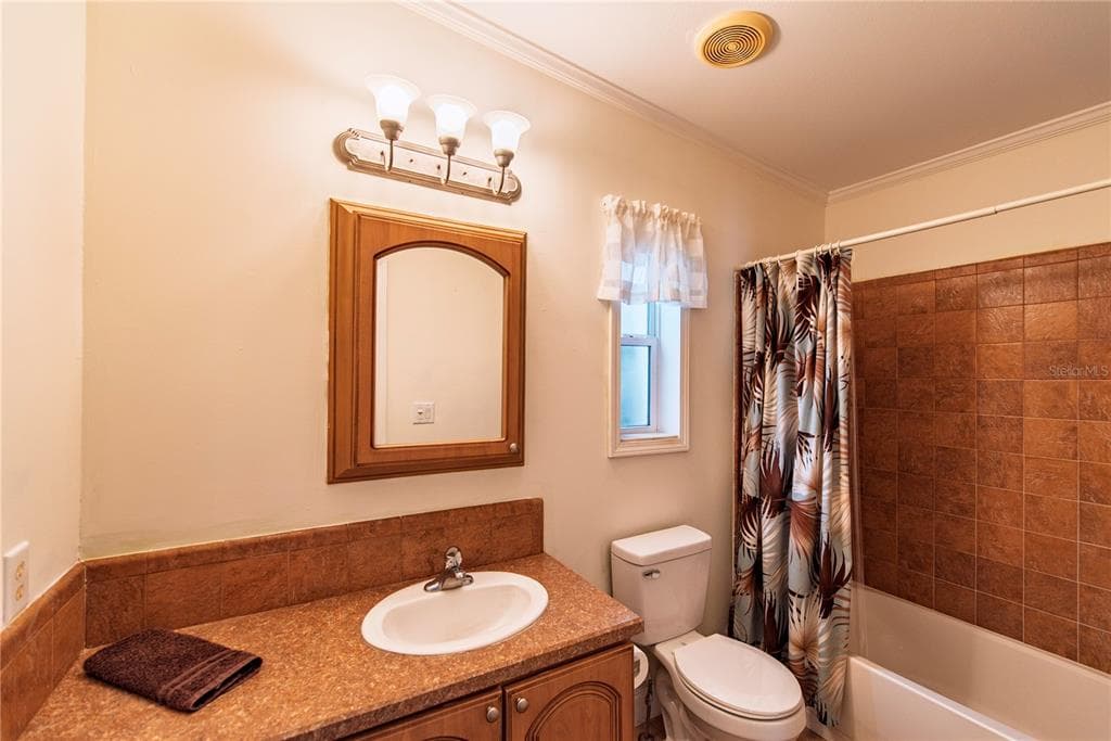 28 WINDMILL BOULEVARD photo 17