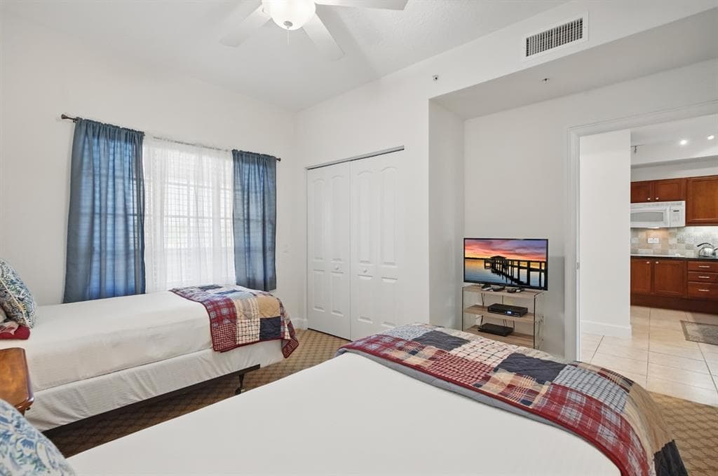 102 YACHT HARBOR DRIVE 263 photo 22