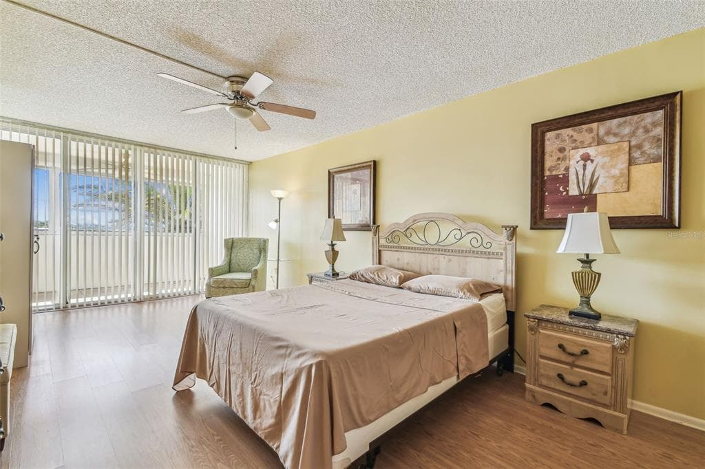 17920 GULF BOULEVARD 208 photo 22
