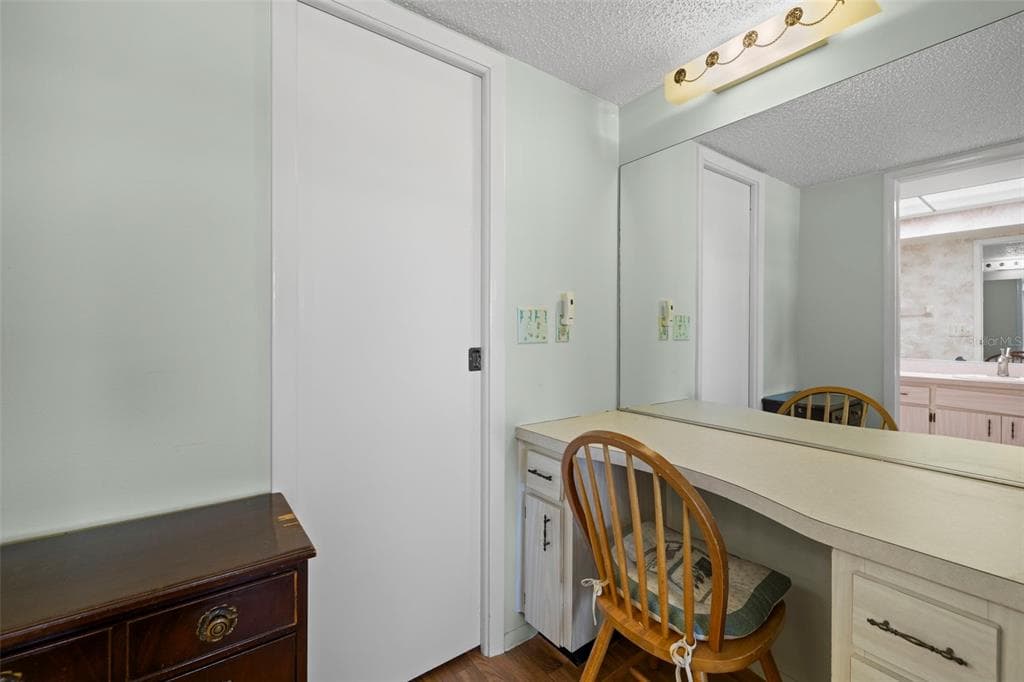 5157 SILENT LOOP 208 photo 22