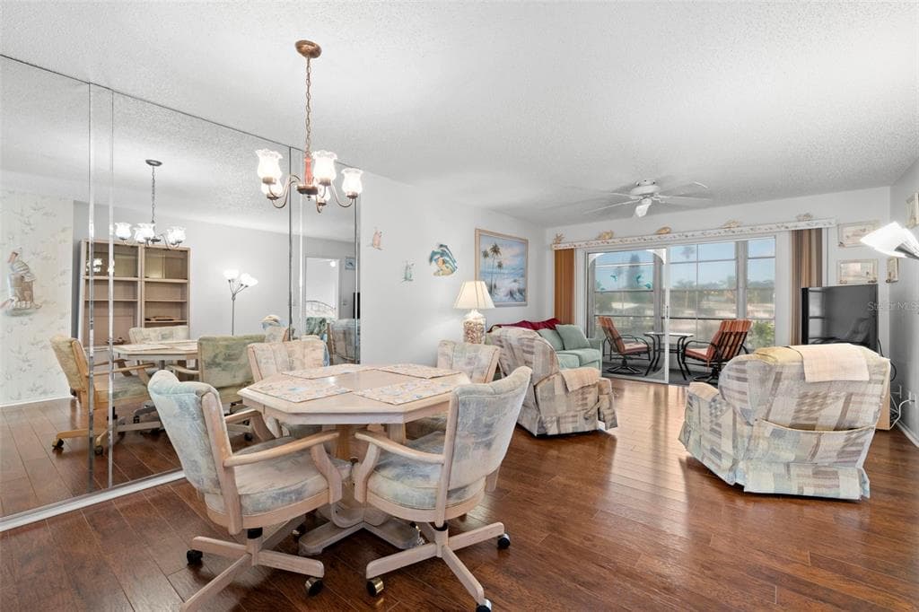 5157 SILENT LOOP 208 photo 3