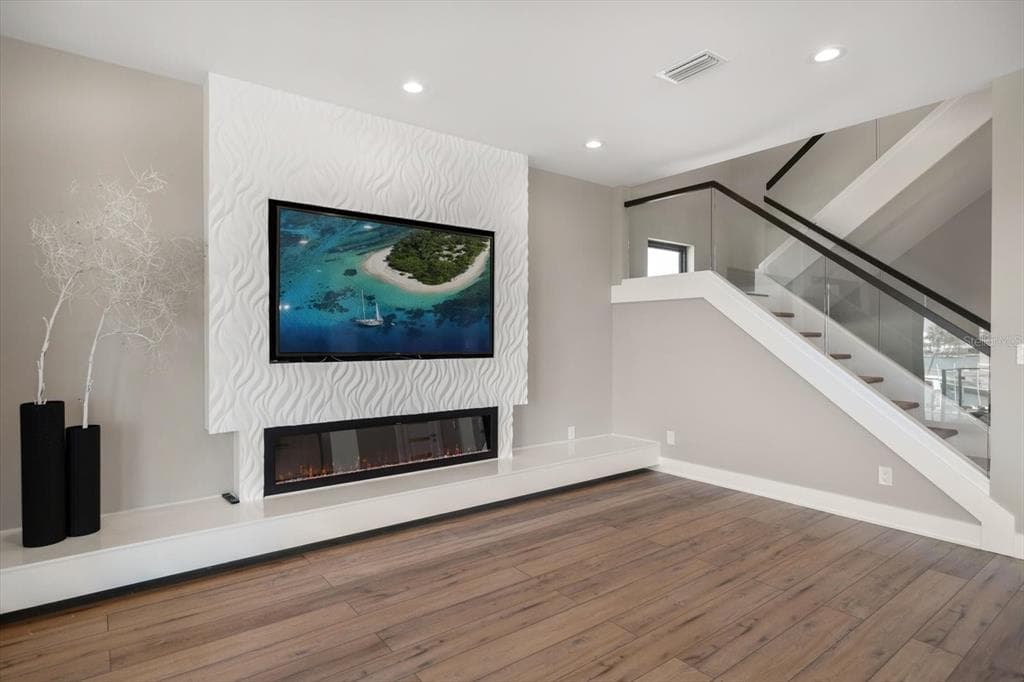 16047 REDINGTON DRIVE photo 12